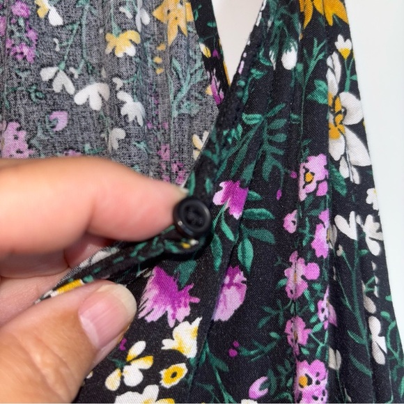 5/$25 Old Navy Women’s Medium Floral Print Spaghetti Strap Romper Cottagecore - Picture 5 of 9